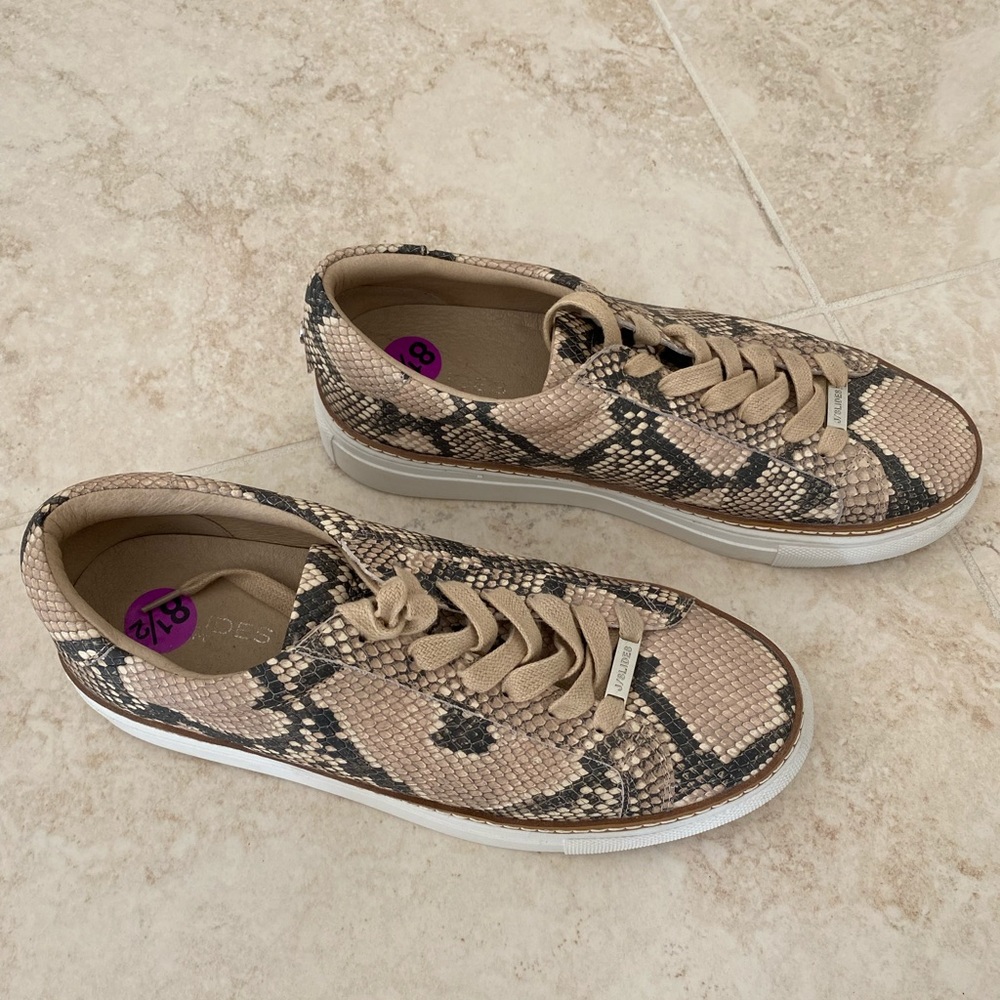 JSlides sneakers